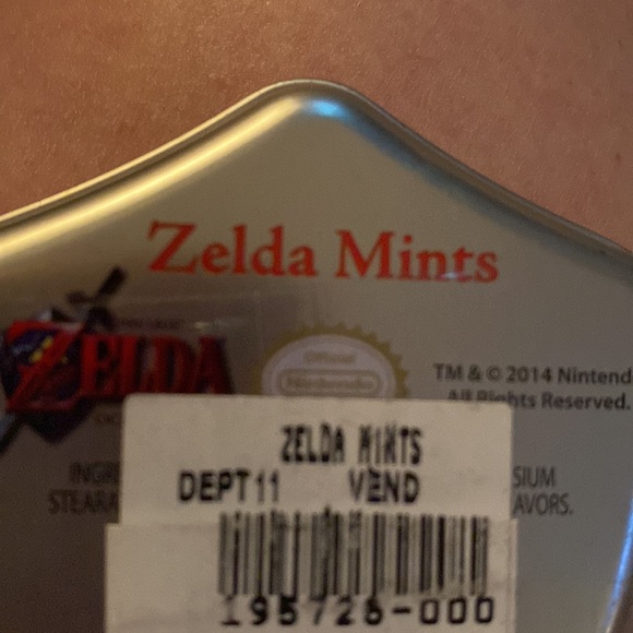 THE LEGEND OF ZELDA Official Nintendo Zelda Mints NWT - Picture 2 of 2